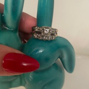 Elegant 10 k Gold and diamond Women's Ring